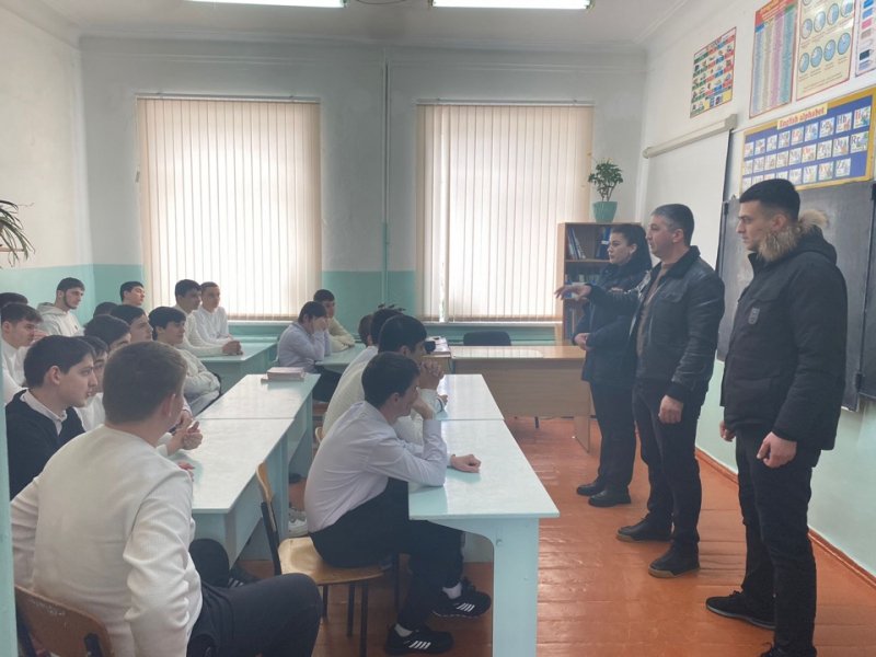 Полицейские Моздокского района провели беседу со школьниками  о вреде наркотиков и об ответственности за их употребление