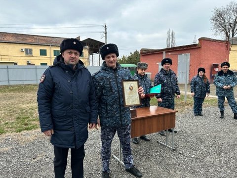 В Моздокском районе наградили сотрудников Сводного отряда, отличившихся при выполнении служебного долга